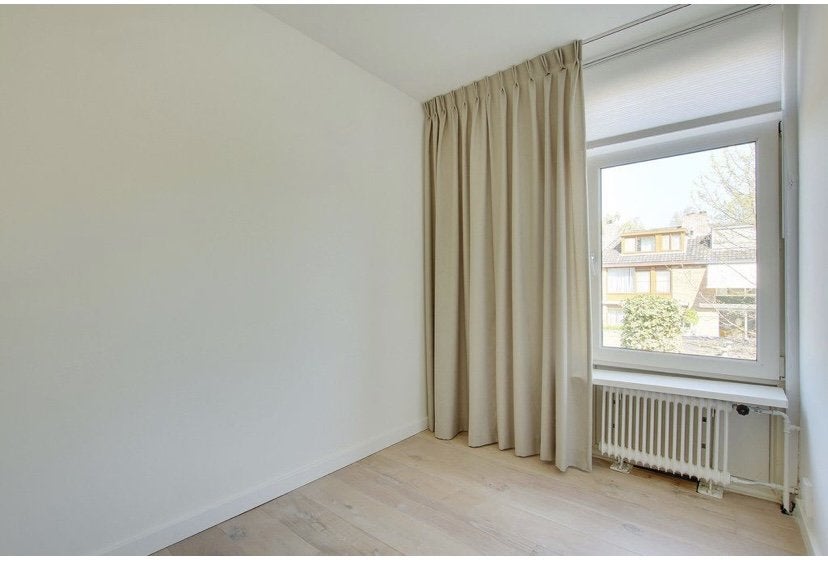 52945693.1634207536-297