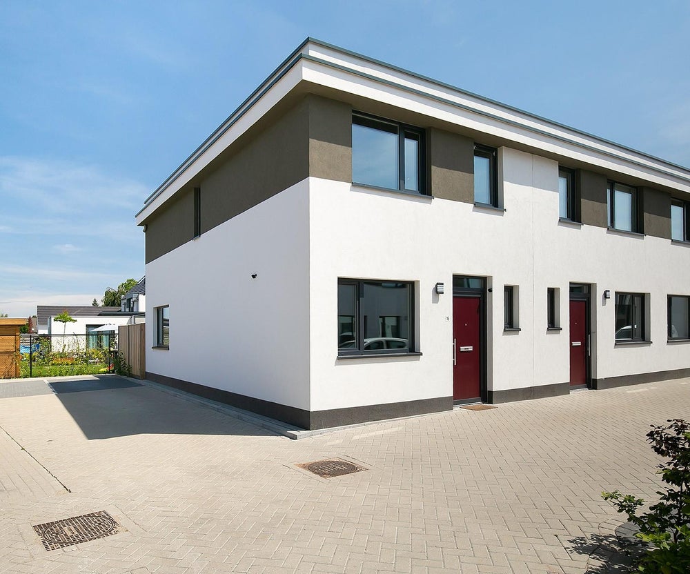 Family home in Best